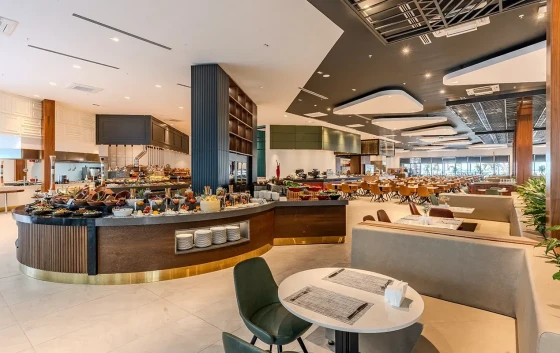 RESTAURANT & BAR