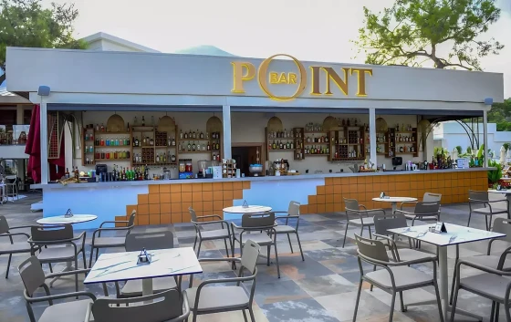 RESTAURANT & BAR